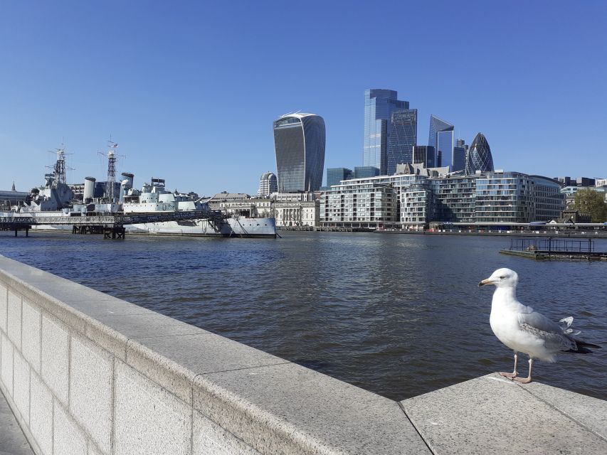 London: Medieval History Walking Tour from The Tower - Shakespeare’s Globe and the working Thames