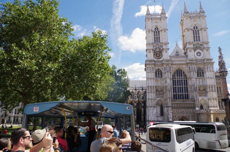 London: Panoramic Open-Top Bus Tour - Buckingham Palace and royal London