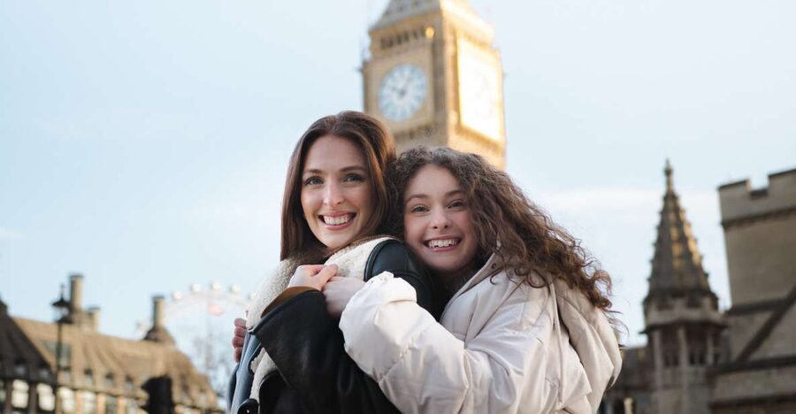 London: Private Landmark Tour with Professional Photographer - Starting at Queen Victoria Memorial