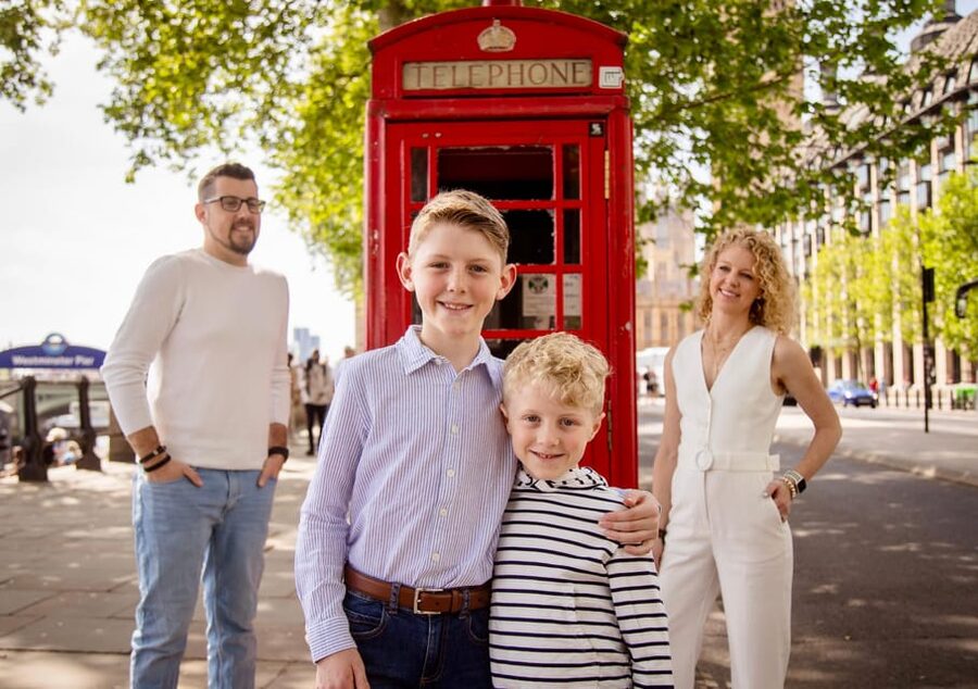 London: Private Photoshoot with Video Clip Option - Picking between Tower Bridge and Westminster
