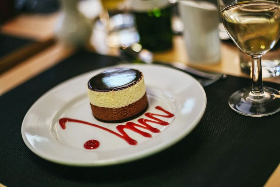 London: River Thames Dinner Cruise - Westminster Pier: Start With Extra Time