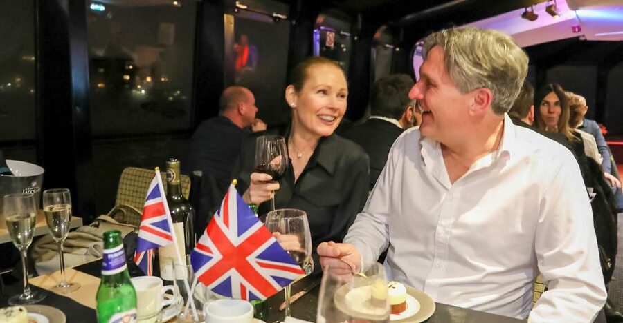 London: River Thames Dinner Cruise - Service and Celebrations: Best for a Special Night