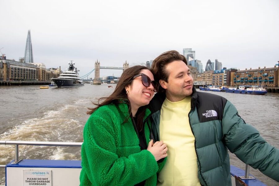 London: River Thames Hop-On Hop-Off Sightseeing Cruise - Westminster to the South Bank