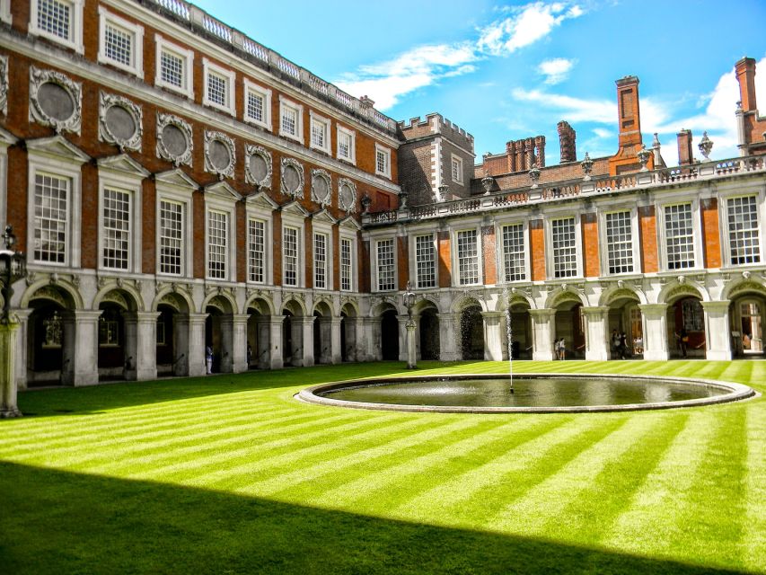 London: Royal Hampton Court Guided Tour with Afternoon Tea - Meeting at Hampton Court Railway Station