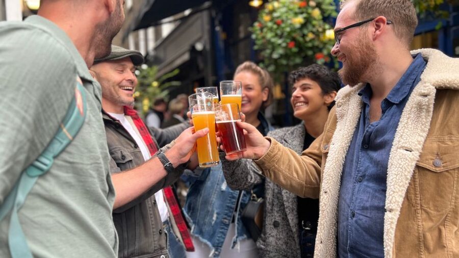 London: Royal Historic Pubs Walking Tour - Pub three: royal scandal, alleyways, and odd stories