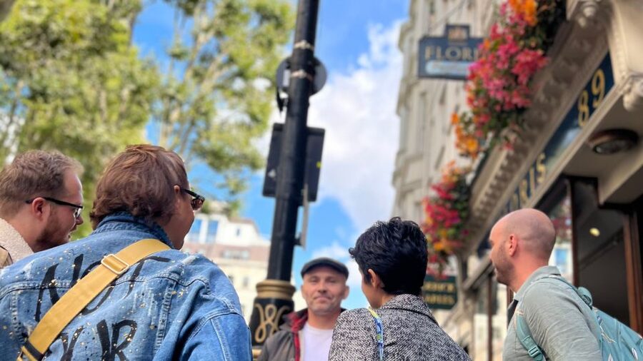 London: Royal Historic Pubs Walking Tour - Guide quality is the biggest part of the experience