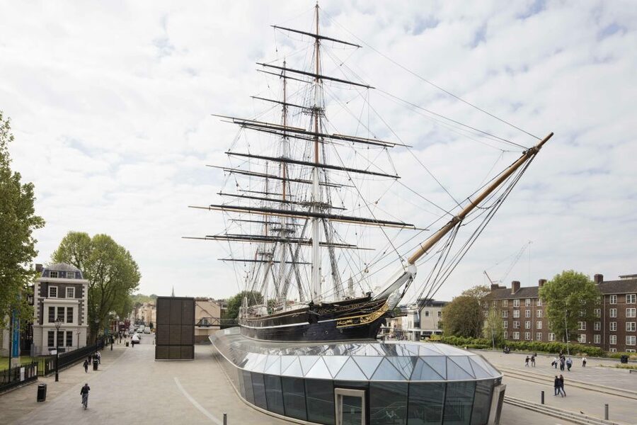 London: Royal Museums Greenwich Day Pass - The Prime Meridian in the Meridian Courtyard