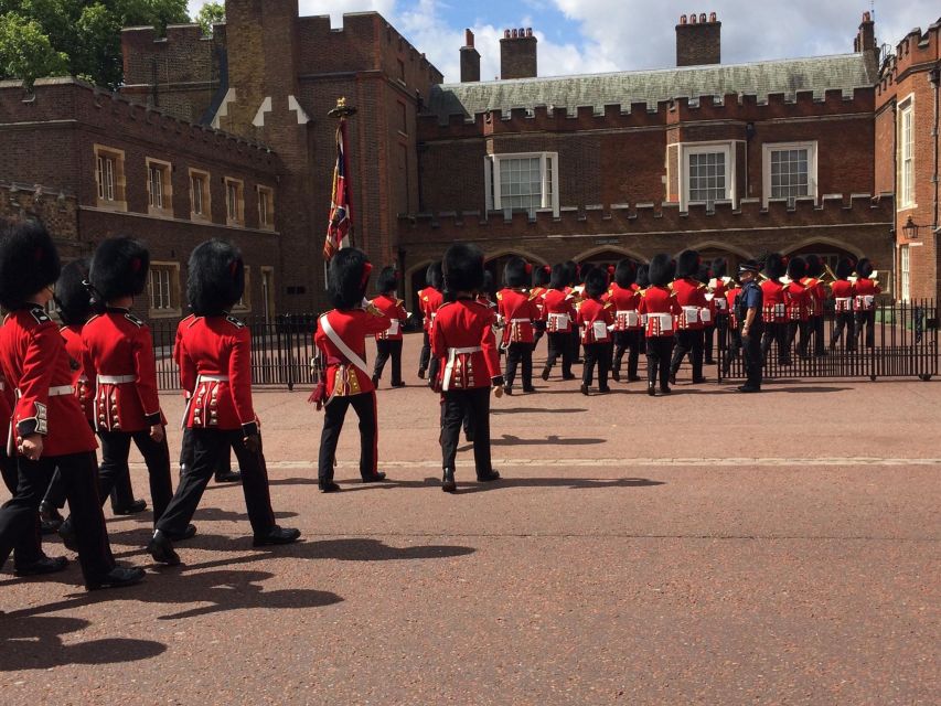 London: Royalty Walking Tour with Changing of The Guard - Buckingham Palace and the Changing of the Guard