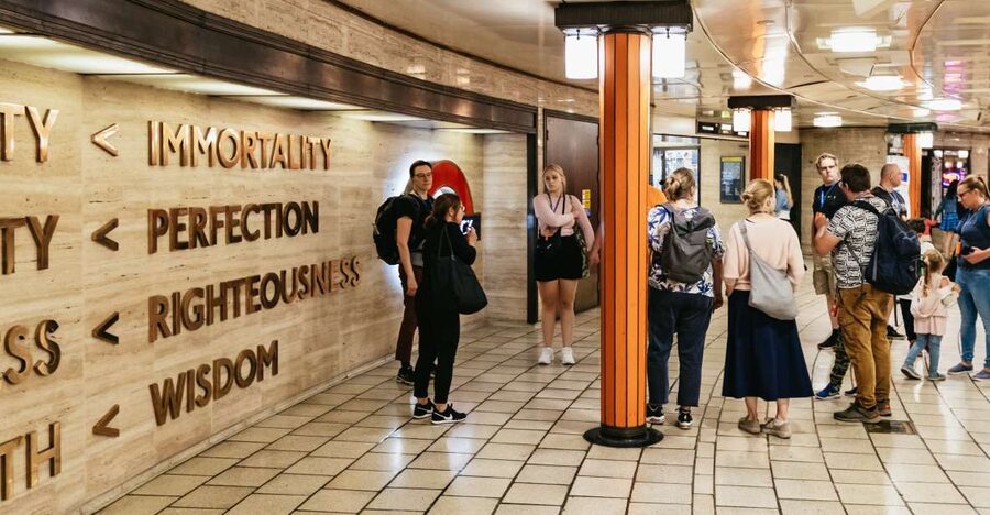 London: Secrets of the London Underground Walking Tour - Following the Tube’s early engineering story