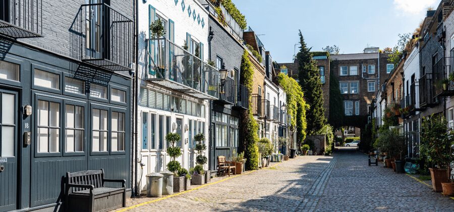 London: Self-Guided Notting Hill Walking Tour with an APP - Finishing at Westbourne Park Station