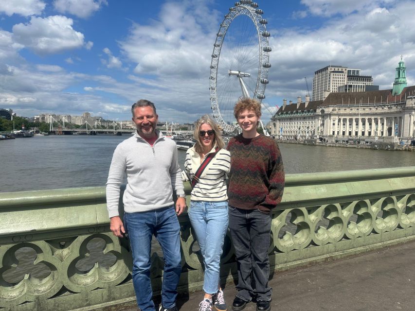 London: Sightseeing Black Cab Tour with Hotel Pickup - What the guide adds to the ride