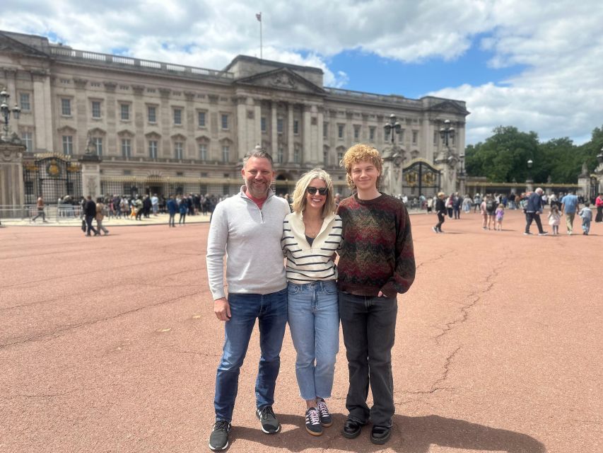 London: Sightseeing Black Cab Tour with Hotel Pickup - Starting at the Tower of London and Tower Bridge