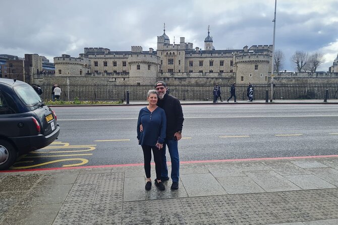 London Sightseeing Private Black Cab Tour with Hotel Pick Up - Trafalgar Square supplies the classic London postcard