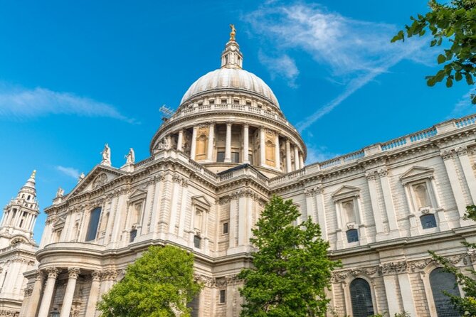 London Sightseeing Walking Tour with 30+ sights - Tower Hill, the Thames, and the lunch pause