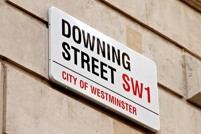 London Sightseeing Walking Tour with 30+ sights - What the guides add to the experience