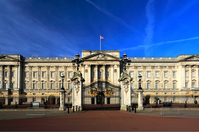 London Sightseeing Walking Tour with 30+ sights - St. Paul’s Cathedral and the old City