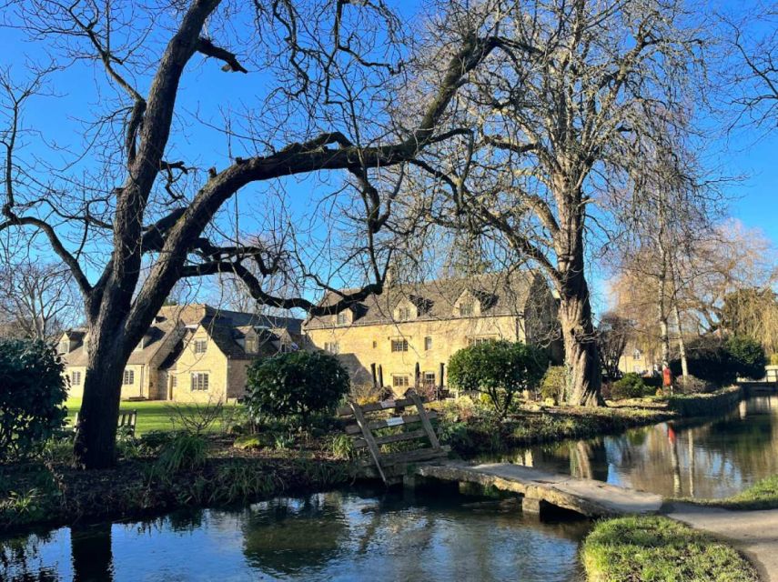 London: Small Group Cotswolds Trip with Bourton-on-the-Water - Meeting the minibus at Earls Court