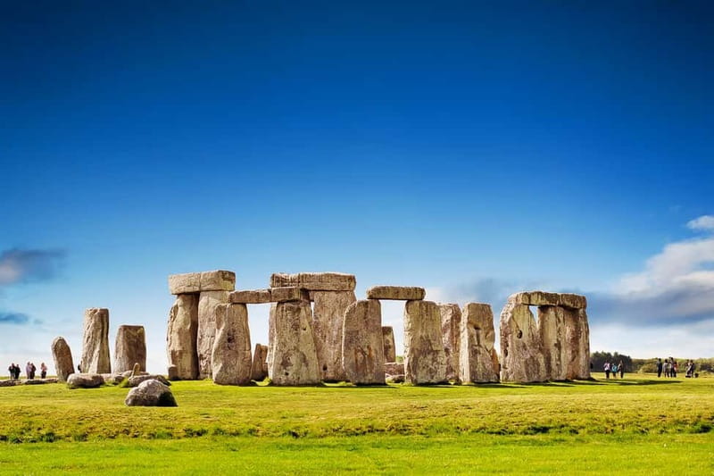 London: Small Group Stonehenge and Bath Tour & Secret Site - Why the small bus matters on a long day