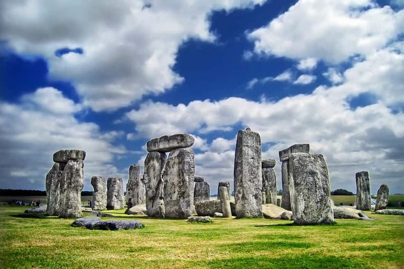 London: Small Group Stonehenge and Bath Tour & Secret Site - Cornish pasties, Sally Lunn buns, and cider