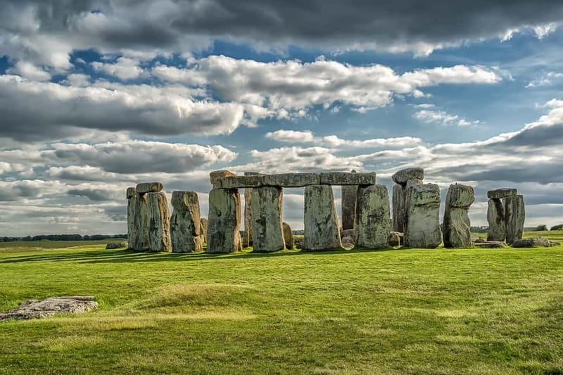 London: Small Group Stonehenge and Bath Tour & Secret Site - Royal Crescent and Bath beyond the center