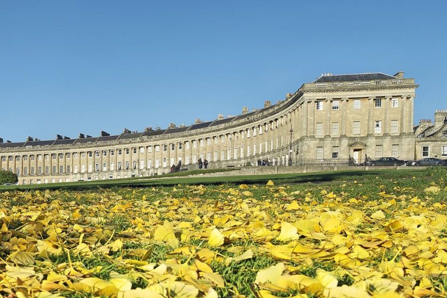 London: Stonehenge, Bath, Lacock, & Avebury Small Group Tour - Four ancient and historic stops in one small-group day