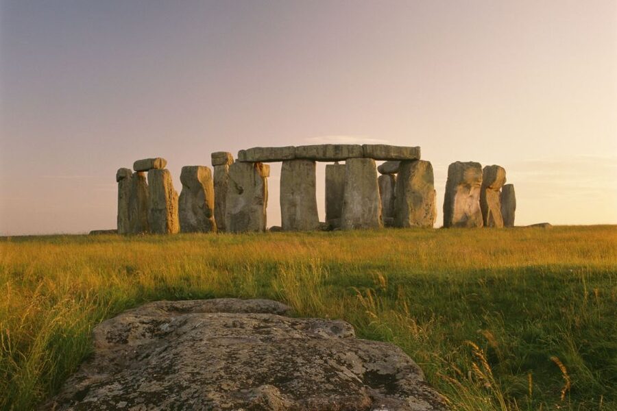 London: Stonehenge, Bath, Lacock, & Avebury Small Group Tour - Why the small coach matters on an 11-hour day