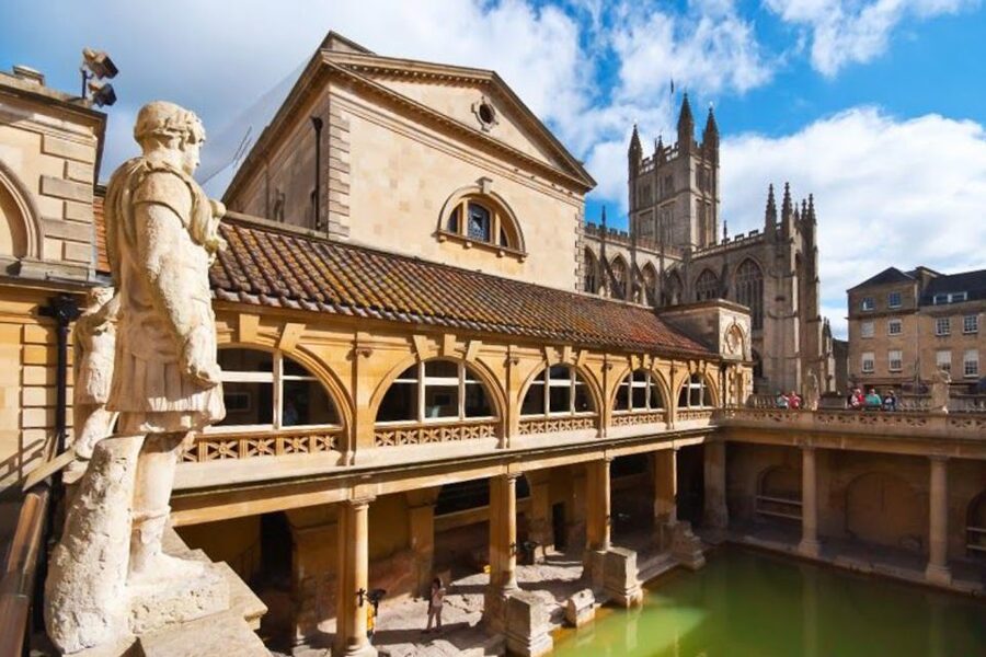 London: Stonehenge, Bath, Lacock, & Avebury Small Group Tour - Stonehenge: arrive early for the clearest start