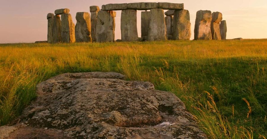 London: Stonehenge, Glastonbury & Avebury Small Group Tour - Stonehenge: a strong opening stop