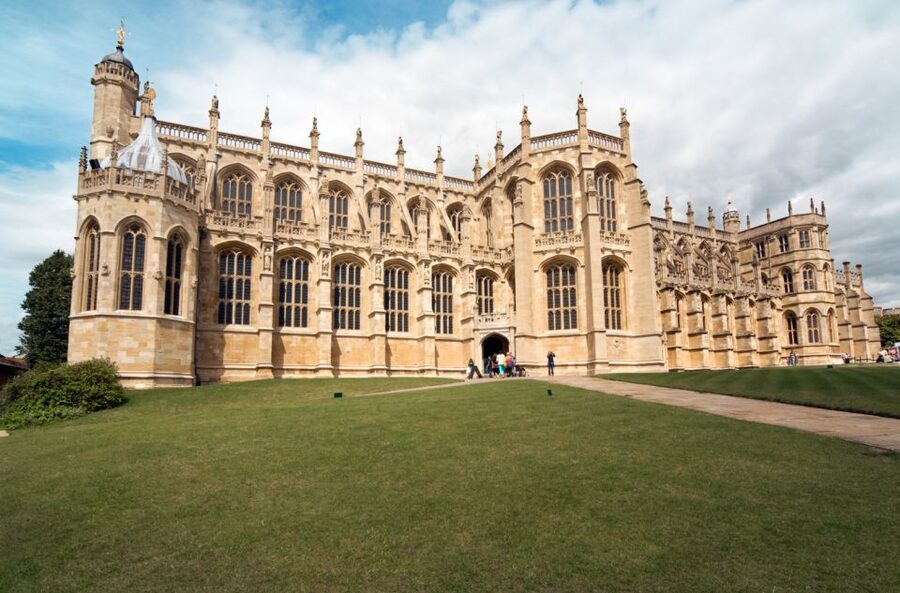 London: Stonehenge, Windsor, and Bath Day Trip by Bus - Bath, Roman water, and the Avon
