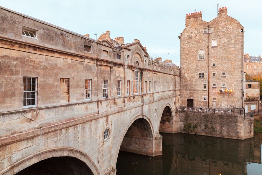 London: Stonehenge, Windsor, and Bath Day Trip by Bus - Who should book this tour?