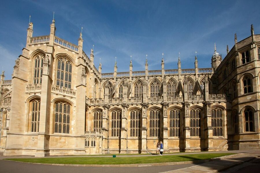 London: Stonehenge, Windsor Castle, Bath, Lacock & Pub Lunch - Lacock and the George Inn lunch
