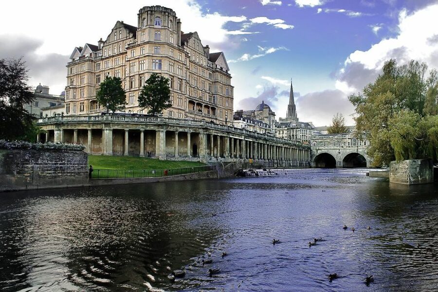 London: Stonehenge, Windsor Castle, Bath, Lacock & Pub Lunch - Bath: beautiful streets, limited free time