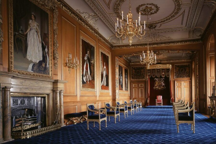 London: Stonehenge, Windsor Castle, Bath, Lacock & Pub Lunch - The coach, guide, and pace of the day