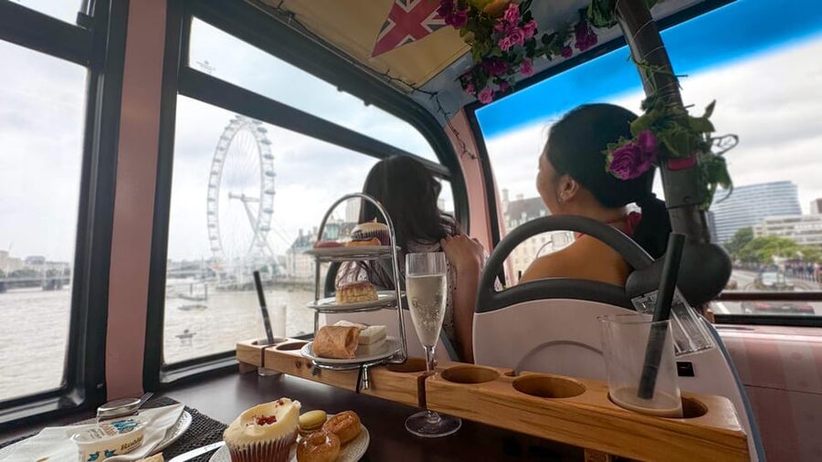 London: Taylor Swift-Inspired Afternoon Tea Bus Tour - Drinks, prosecco, and dietary choices