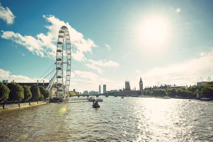 London: Thames River Cruise with Optional London Eye Ticket - Toward St Paul’s Cathedral and Shakespeare’s Globe