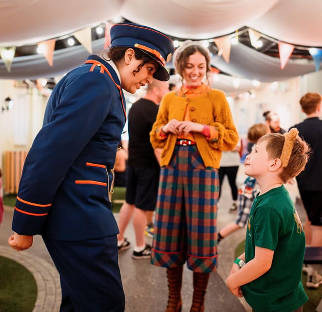 London: The Paddington Bear Experience - The picnic area, photos, and marmalade question