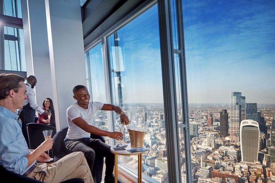 London: The View from The Shard - Level 72 and the open-air view