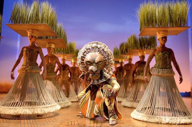 London Theatre: Disney's The Lion King - The opening moments and the Serengeti setting