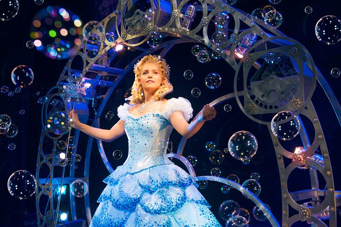 London Theatre: Wicked the Musical - The Apollo Victoria Experience Beyond the Stage