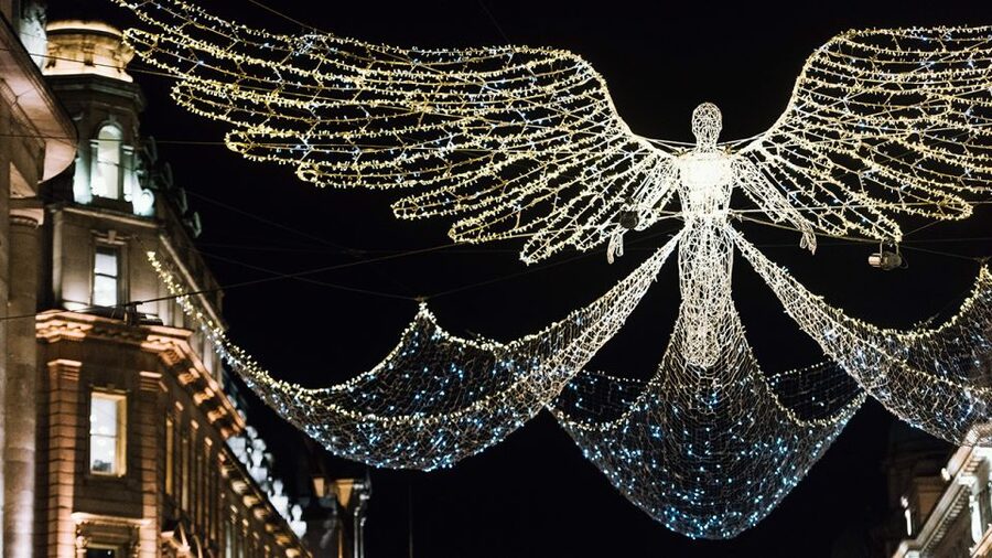London: Tootbus Christmas Lights Tour incl walking tours - Grosvenor Square and the return to Coventry Street