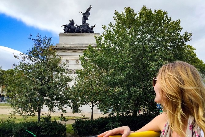 London Tootbus Hop-on Hop-off (Optional Thames Cruise) - The West London route through Buckingham Palace and Kensington