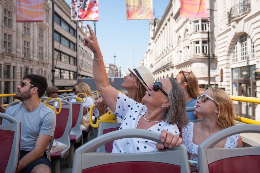 London: Tootbus Hop-on Hop-off with optional River Cruise - Kensington Gardens and South Bank on foot