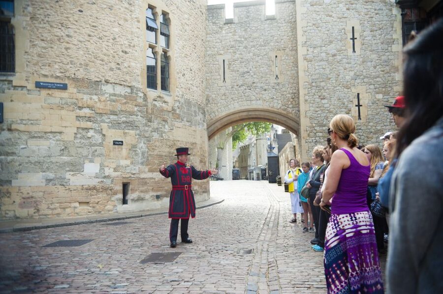 London: Tower of London & Changing of the Guard Experience - The VIP opening and Crown Jewels