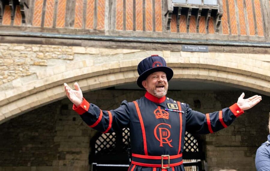 London: Tower of London & Changing of the Guard Experience - Starting at the Tower of London