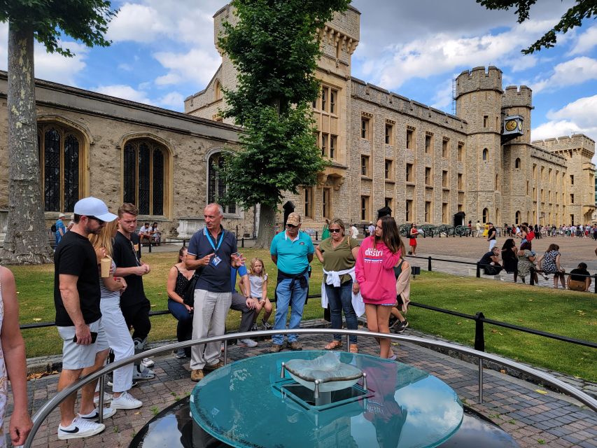 London: Tower of London Tour with Crown Jewels & Beefeaters - What the praise tells you about the guides