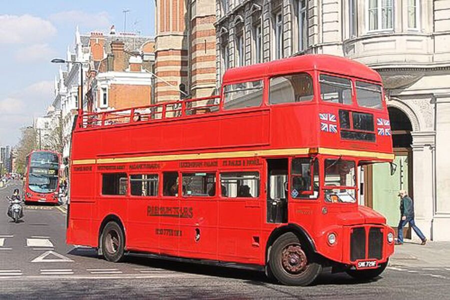 London Vintage Bus Tour and Cream Tea at Harrods - A short Thames cruise with famous river views