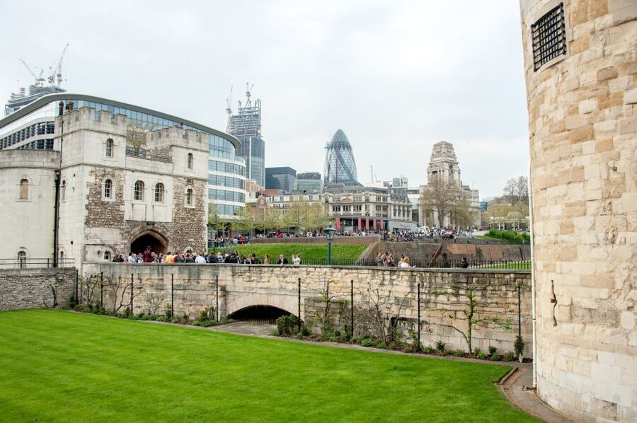 London: Vintage Bus Tour and London Eye Ticket - Starting at Victoria Coach Station