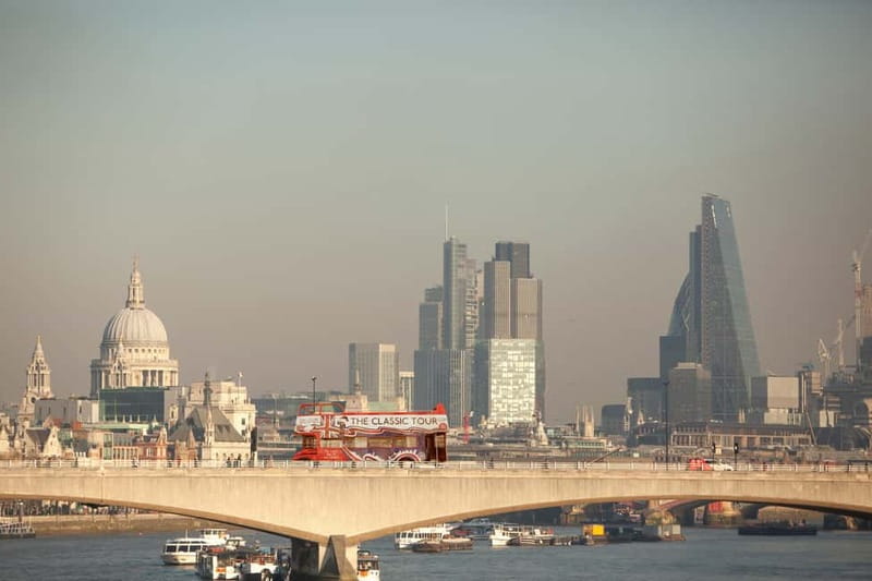 London Vintage Bus Tour: Live Comedy Sightseeing Show - Why this London bus ride feels different