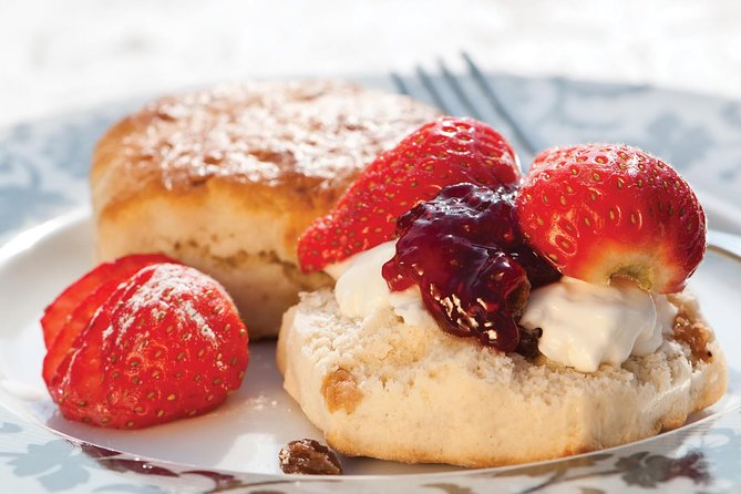 London Vintage Bus Tour with Cream Tea at Harrods - Is $137.04 a fair price?