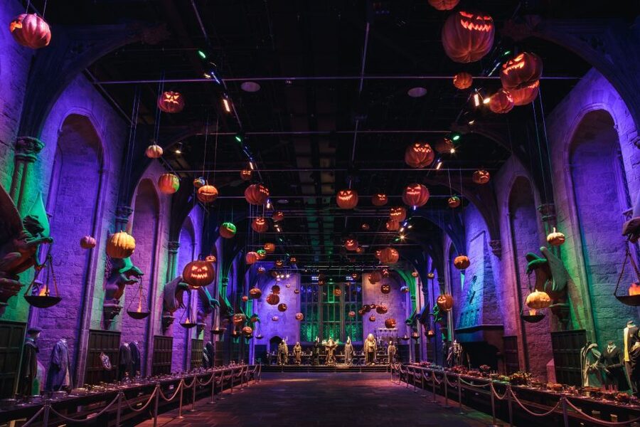 London: Warner Bros. Studio Harry Potter Tour with Transfers - Hogwarts Express and Platform 9¾